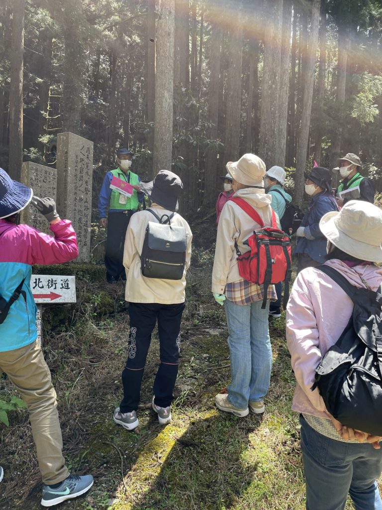 ガイドと歩く 四国・参勤交代の道~新宮町霧の森界隈~